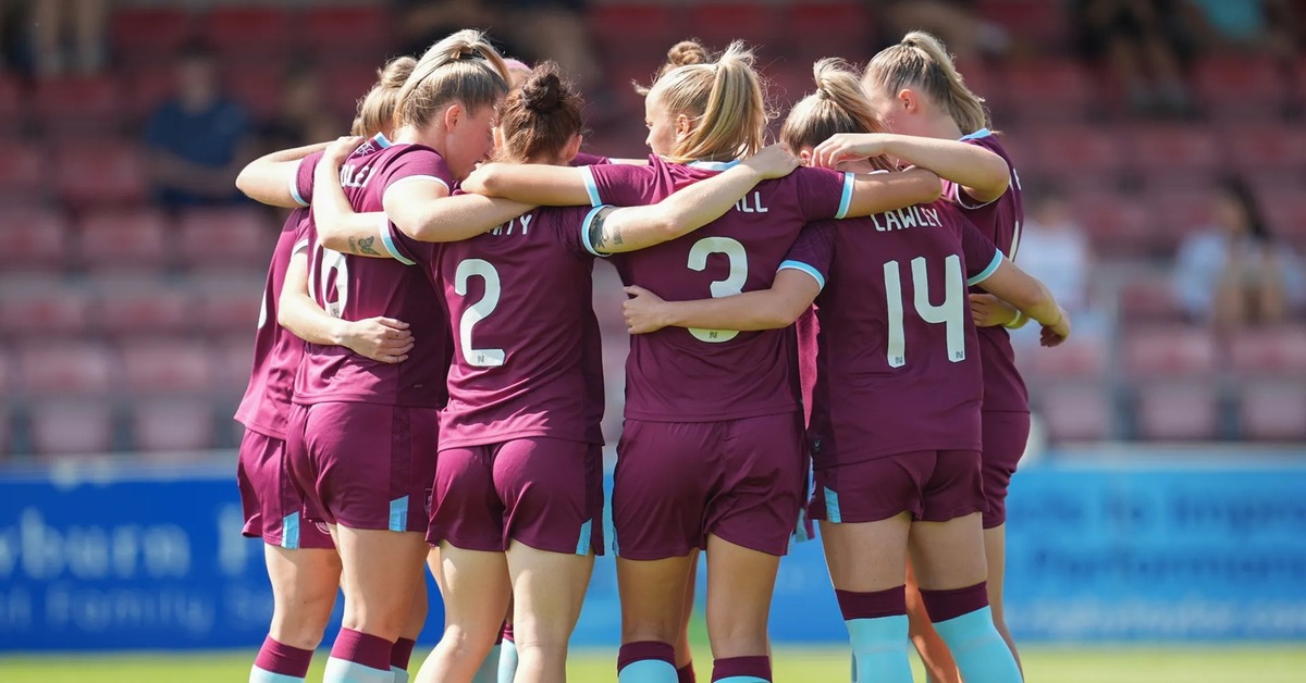 Perfect start for Burnley Women with 5-0 win
