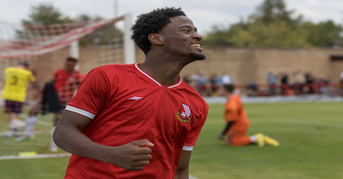 Droylsden go top of the table with 2-1 win